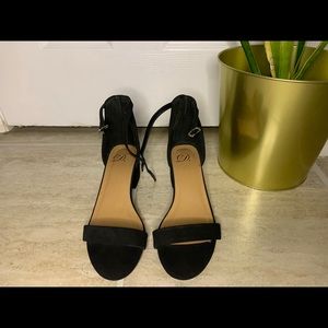 Womens Heart in D Heels